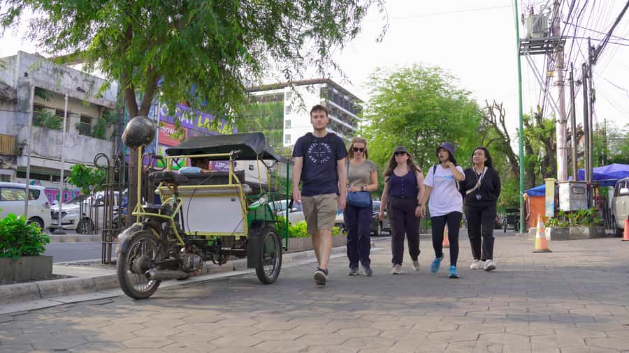 Yogyakarta : Colonial Heritage Guide Walking Tour - Monumen Serangan 1 Maret and Gereja Santo Fransiskus Xaverius: getting to 1949