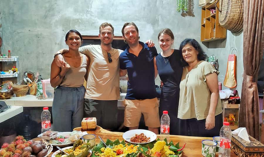 Yogyakarta: Cooking Class with Market Visit and Hotel Pickup - The Fresh Food Market Stop: Picking Ingredients Like a Local