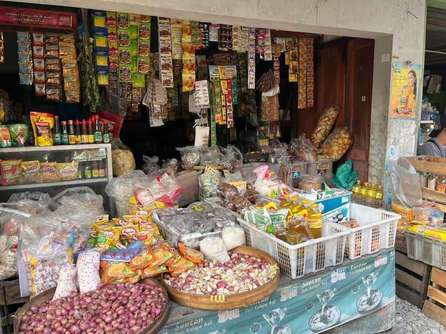 Yogyakarta: Cooking Class with Traditional Market Tour - The Traditional Market Tour: 30 Minutes of Real Ingredient Education