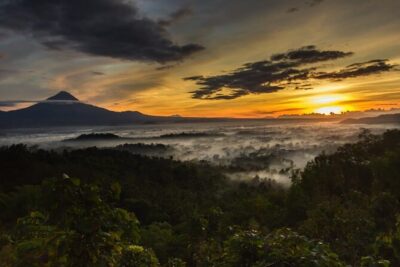 Yogyakarta Day trip Borobudur & Prambanan Temples - Punthuk Setumbu at sunrise: the view before the walking