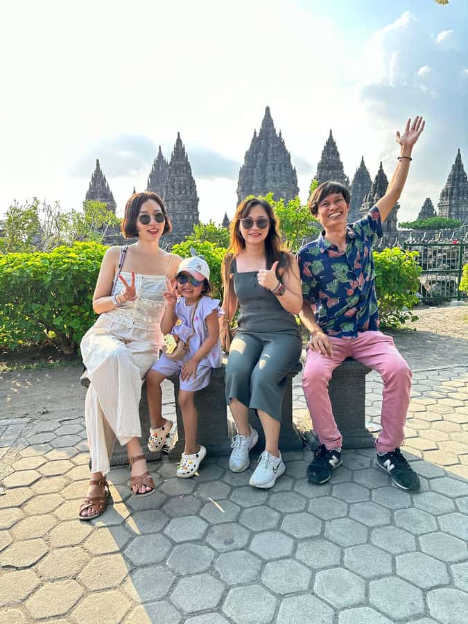 Yogyakarta Experience one day tour Borobudur and Prambanan - Borobudur etiquette and practical tips that save time