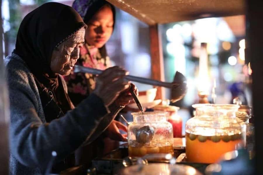 Yogyakarta: Guided City Walk and Food Tour - Key moments that make this tour worth your time