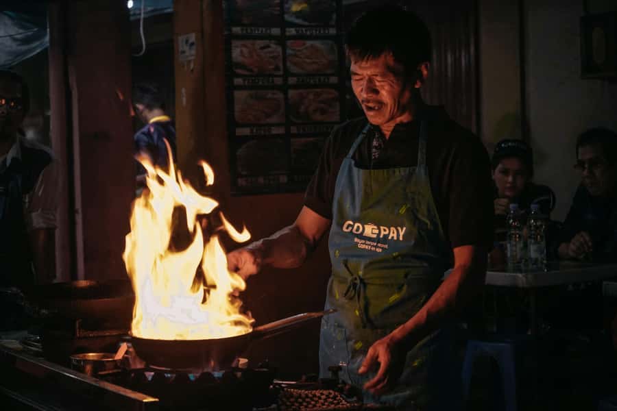 Yogyakarta: Guided City Walk and Food Tour - Stop 1: the local café warm-up with coffee and tastings