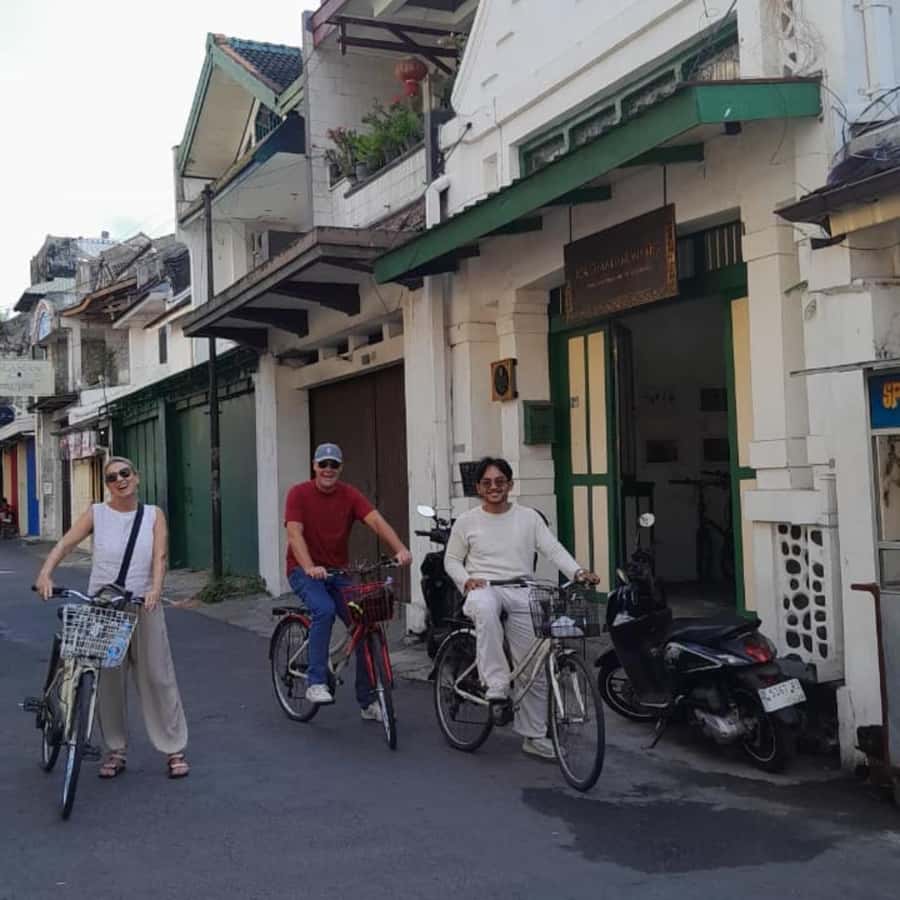 Yogyakarta: Half-Day Guided Bike City Tour - Taman Sari Water Castle: Hidden Tunnels, Bathing Pools, and the Best Storytelling Stop