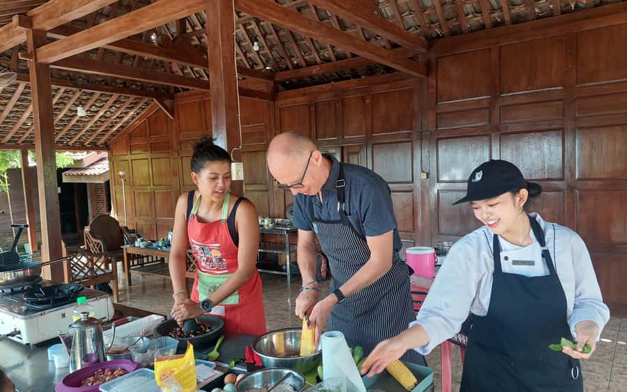 Yogyakarta: Javanese Cooking Class & Market Tour - Who should book this Javanese cooking class (and who should rethink it)