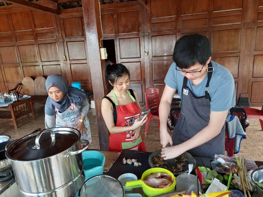 Yogyakarta: Javanese Cooking Class & Market Tour - Should you book? My quick decision guide