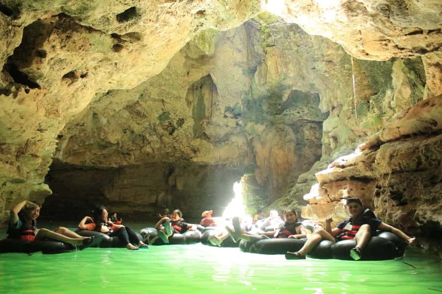 Yogyakarta: Jomblang and Pindul Cave Shared Guided Tour - Jomblang Cave: the moment sunlight drops straight into the dark