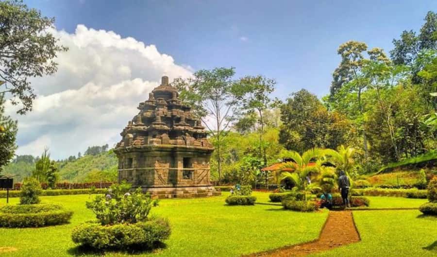 YOGYAKARTA; KEDUNG KAYANG WATERFALL AND SELOGRIYO TEMPLE. - Price and Value: How $16 Works Here