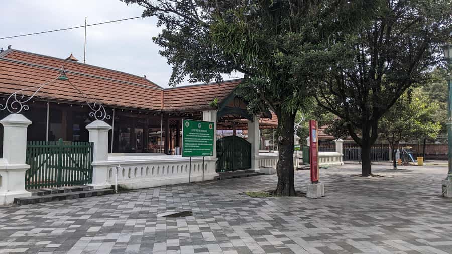 Yogyakarta Kotagede Walking Tour: Royal city & Locals Life - Kotagede’s Royal Streets, Without the Big-Tour Energy