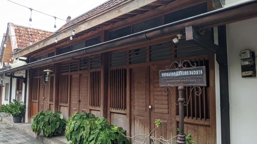 Yogyakarta Kotagede Walking Tour: Royal city & Locals Life - Local Legends and Folklore: Stories That Explain More Than Just Myths
