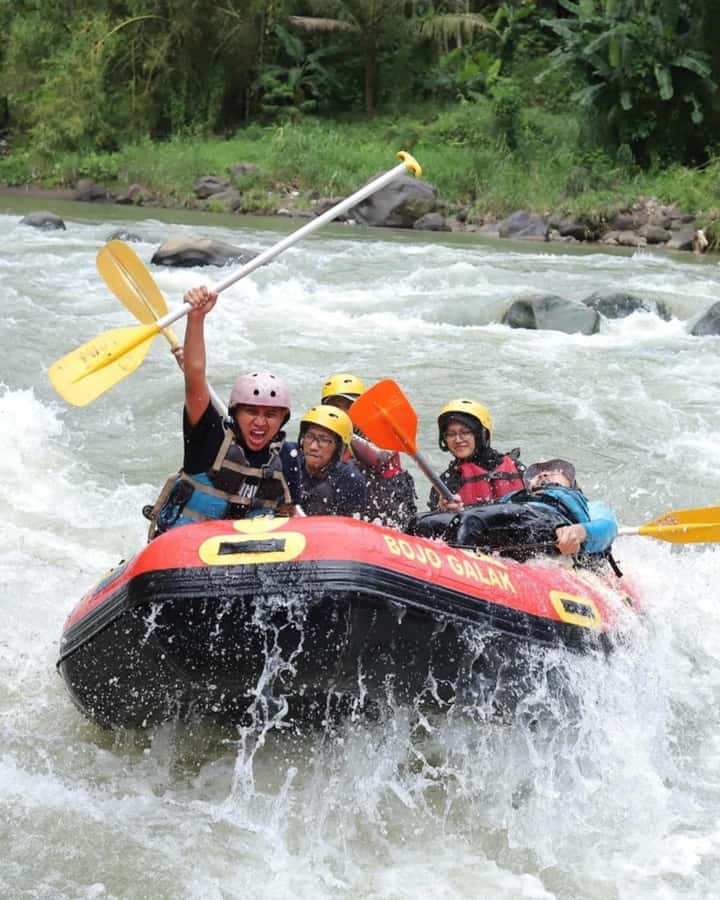 Yogyakarta: Merapi Jeep & Magelang Rafting - Merapi Stops and the Museum Moment