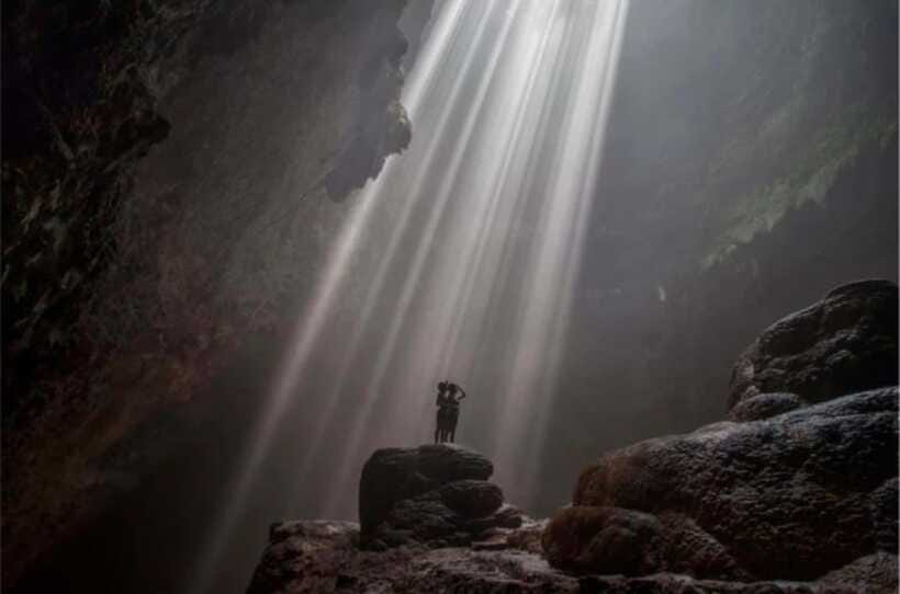 Yogyakarta: Merapi Sunrise, Jomblang & Pindul Cave Day Tour - What to watch for inside Jomblang’s tunnel and light-play