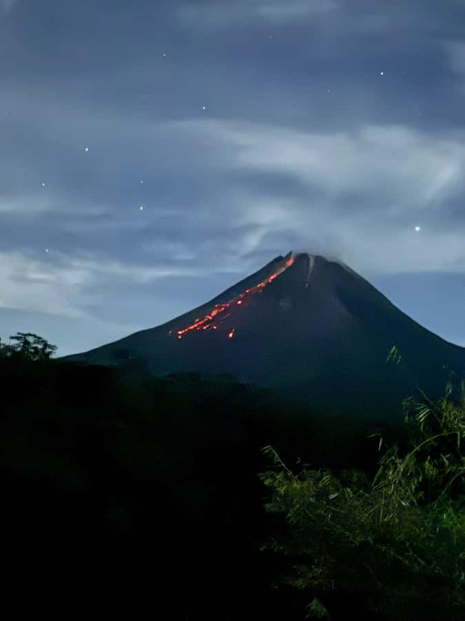 Yogyakarta: Merapi Volcano Lava View with Turgo Hill option - Why Merapi lava at night feels so unforgettable