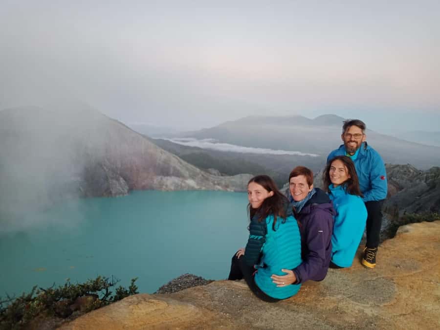Yogyakarta: Mount Bromo & Ijen Crater Tour to Bali - Day 3: Ijen crater hike and the blue crater moment