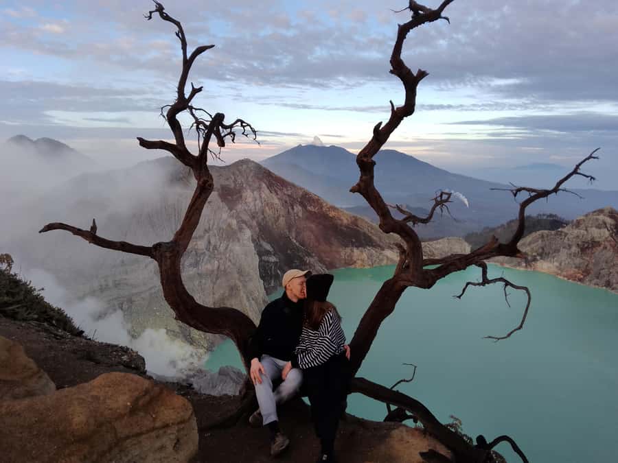 Yogyakarta: Mount Bromo Ijen with Train & Bali drop-off - The Bromo overnight: sleep near the start line