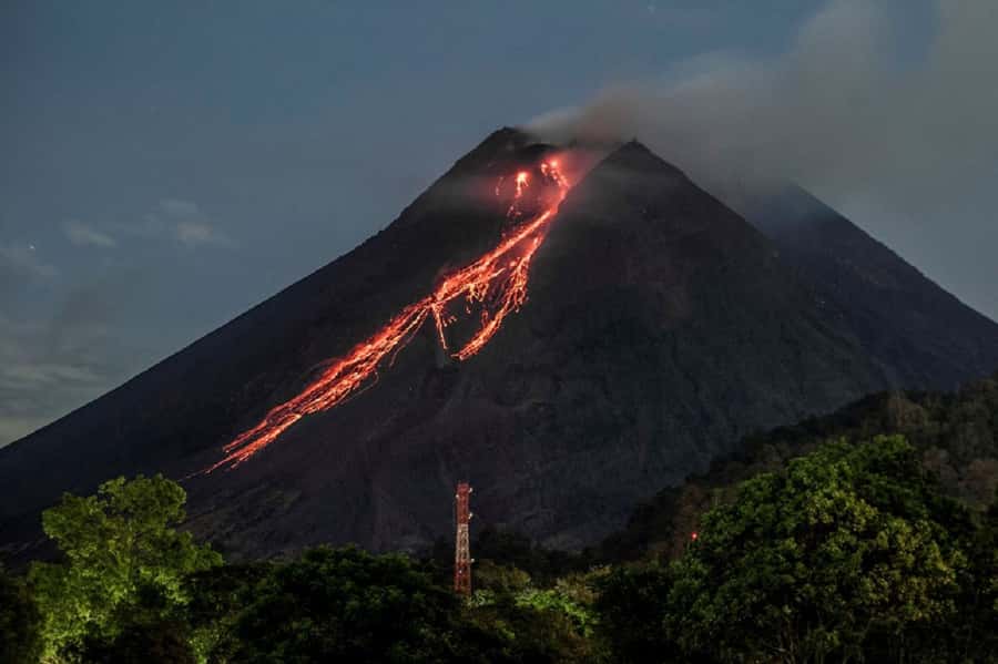 Yogyakarta: Mt. Merapi Jeep Lava Tour Guided Tour - From your Yogyakarta pickup to the mountain viewpoint