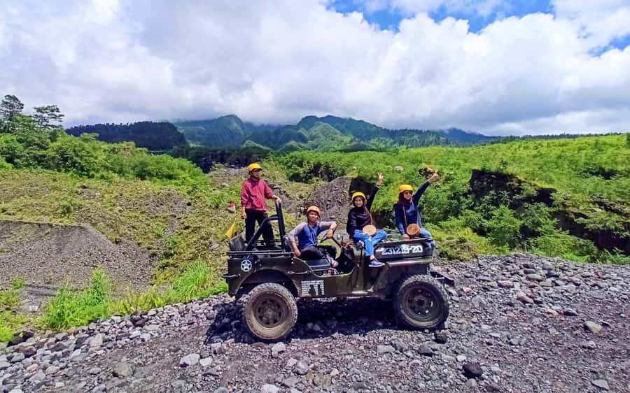 Yogyakarta: Mt. Merapi Sunrise, Jomblang & Pindul Cave Tour - Heaven’s Light Inside Jomblang: When the Sun Hits the Sinkhole