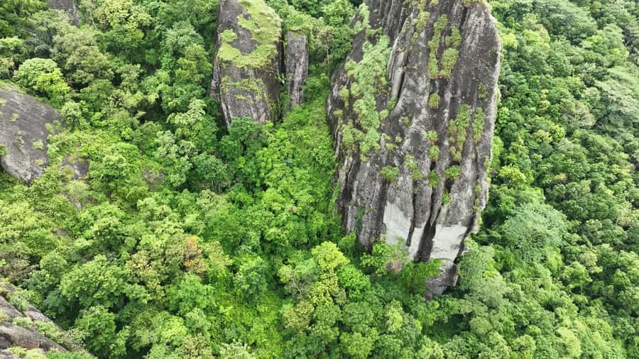 Yogyakarta: Nglanggeran ancient volcano & Pindul cave tour - Nglanggeran ancient volcano: the climb is short, the views are big