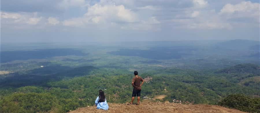 Yogyakarta: Nglanggeran ancient volcano & Pindul cave tour - The chocolate maker stop: a small detour with a clear payoff