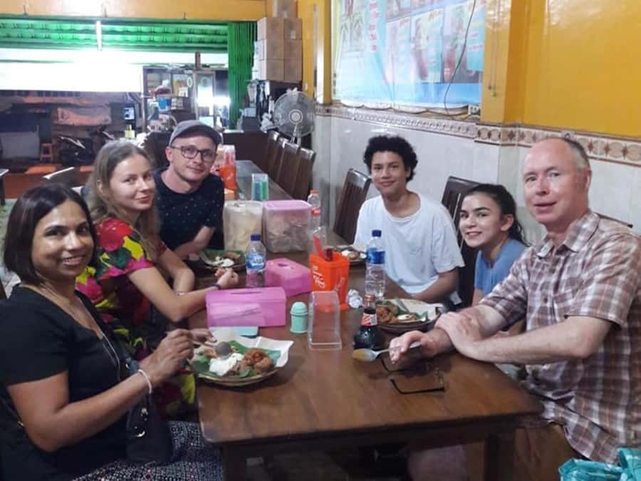 Yogyakarta: Nighttime Walk and Food Tour - The Fun Finale at Alun-Alun Kidul: Games, Rides, and Night Atmosphere