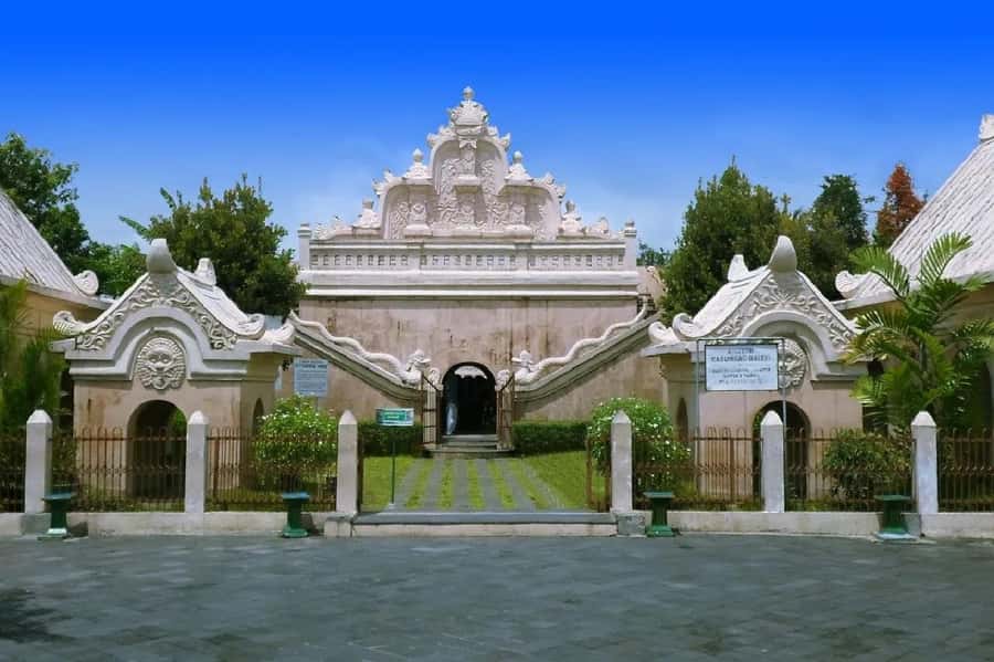 Yogyakarta: Palace, Taman Sari, Waterfall, and Pine Forest - Srigethuk Waterfall: Turquoise Water and a Forest Trek