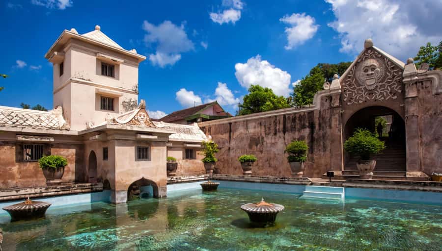 Yogyakarta: Palace, Water Castle, and Prambanan Temple Tour - What to Bring (and What Can Trip You Up)