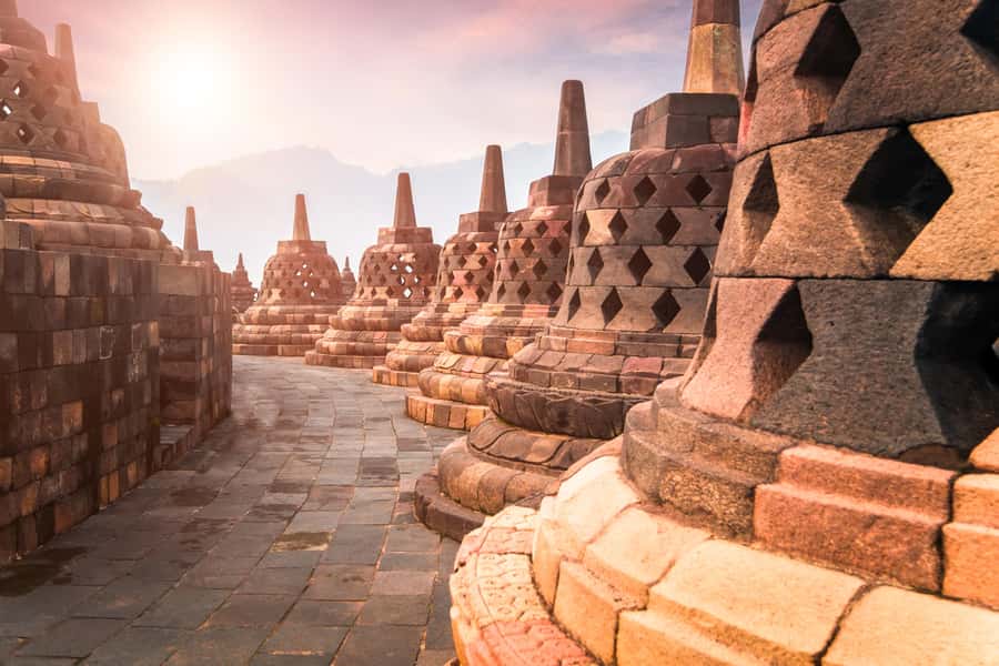 Yogyakarta: Palace, Water Castle & UNESCO Temple Guided Tour - Should You Book the Yogyakarta Palace, Water Castle & UNESCO Temple Tour?