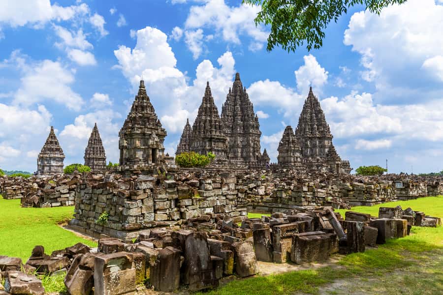Yogyakarta: Prambanan Temple Afternoon Guided Tour - The Trimurti story and folklore: why it changes your photos