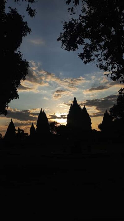 YOGYAKARTA - Prambanan Temple and Pindul Cave Adventure - Monday Temple Access: What Changes and How to Stay Happy