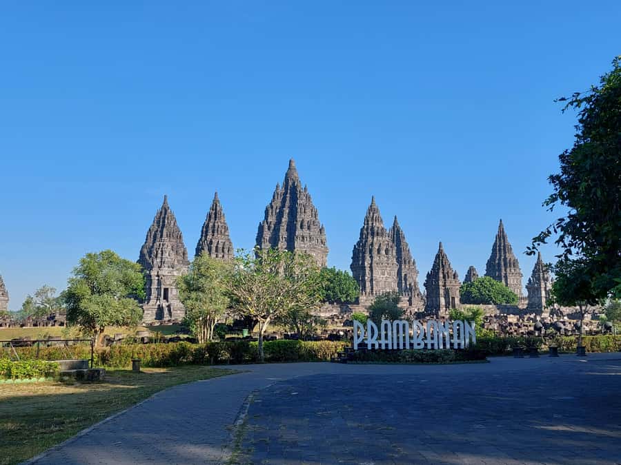 Yogyakarta: Prambanan Temple Morning Tour and Palace Tour - Why the Prambanan morning start changes everything