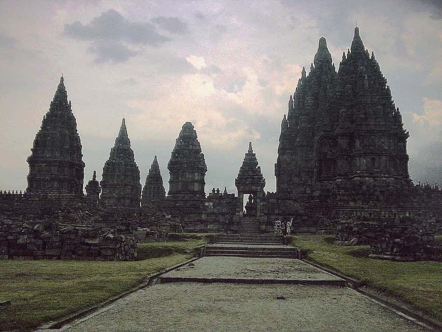 Yogyakarta : prambanan temple sunset with expert local guide - Getting to Prambanan from Yogyakarta: timing that fights the heat