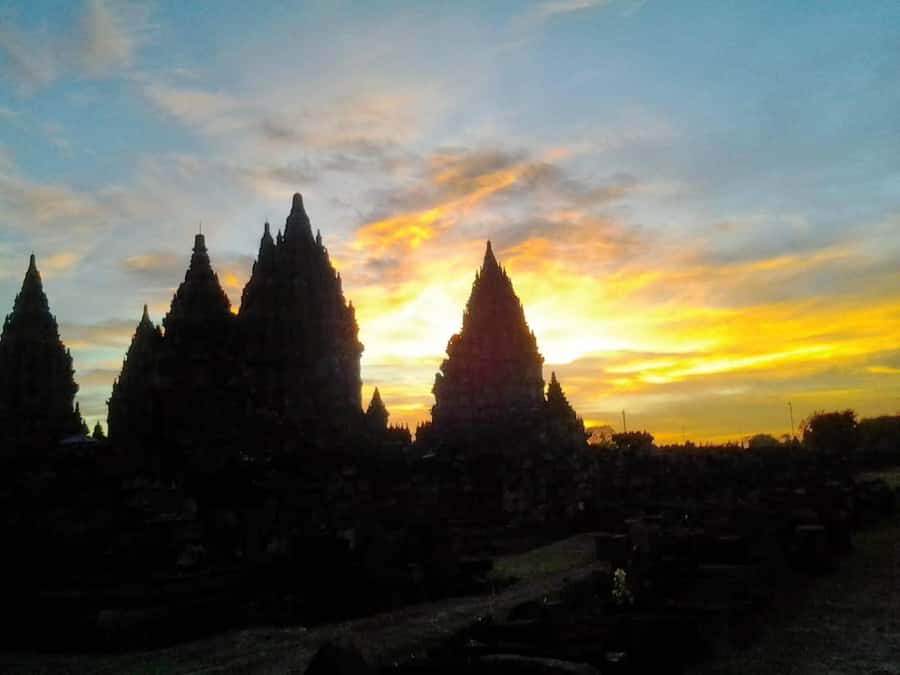 Yogyakarta : prambanan temple sunset with expert local guide - After the guide: your free window for sunset photos and calm viewing