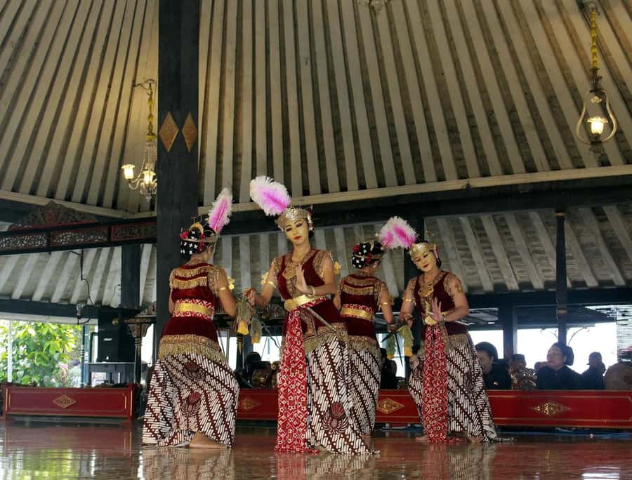 Yogyakarta: Private tour tailored to your needs - Waterfall and river stops: Kedung Kayang, Kedung Pedut, and Mudal River