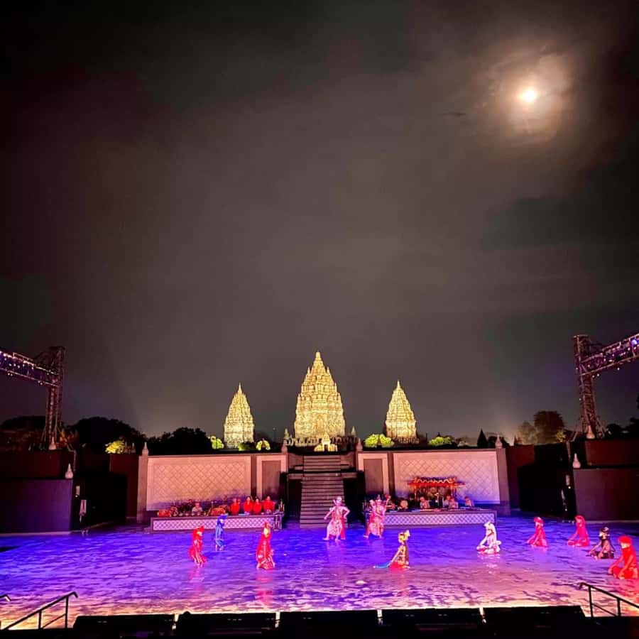 Yogyakarta : Ramayana Ballet Prambanan Show Ticket - The afternoon Prambanan Temple option: when it makes the biggest difference
