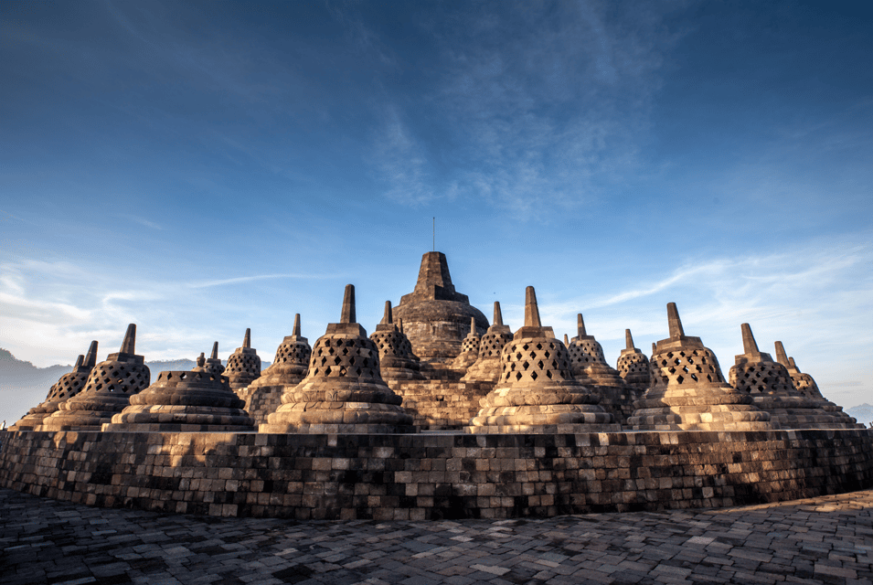 Yogyakarta: Setumbu Sunrise, Borobudur & Prambanan Day Tour - Prambanan: 9th-century Hindu grandeur and relief details in 2–3 hours