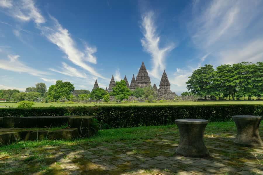 Yogyakarta: Setumbu Sunrise, Borobudur & Prambanan Day Tour - The driver, the pace, and why English support helps