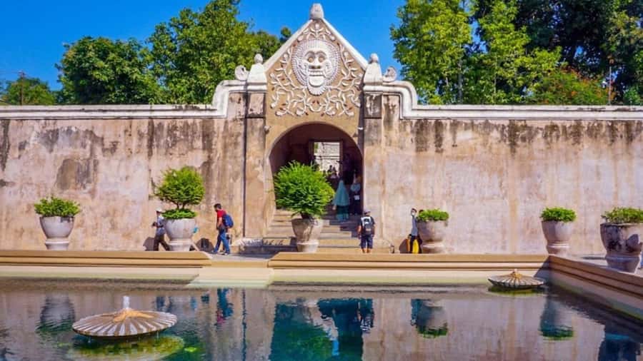 Yogyakarta: Sultan Palace, Water Castle & Mount Merapi Tour - Key highlights in plain words