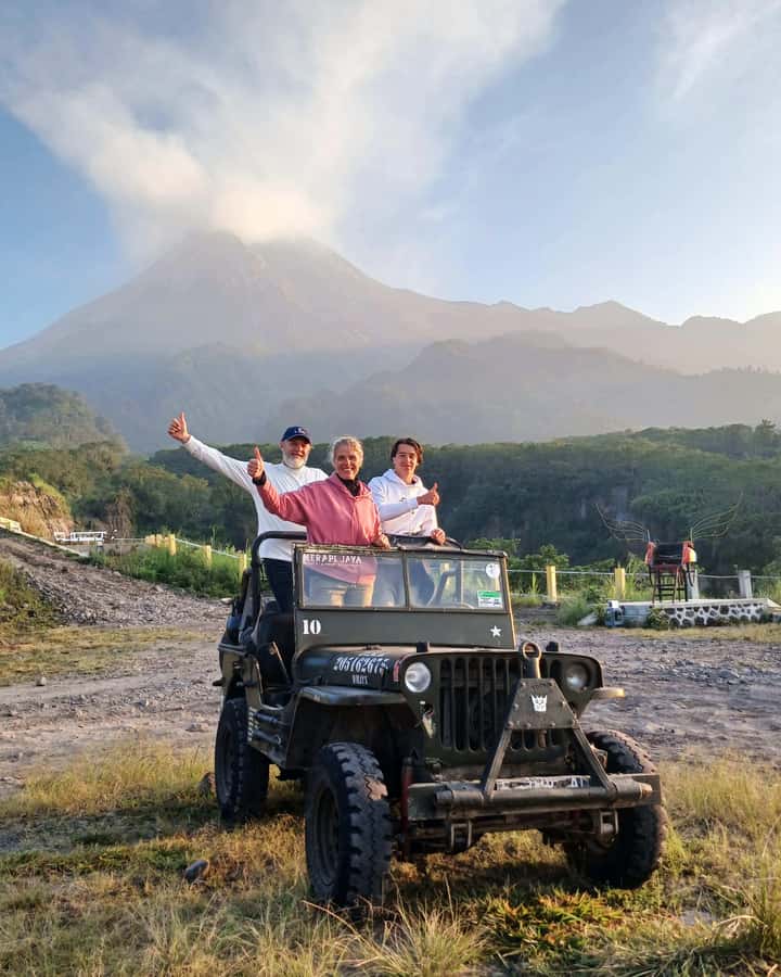 Yogyakarta: Sultan Palace, Water Castle & Mount Merapi Tour - Merapi by 4WD Jeep: Off-Road Thrills With Volcano Context