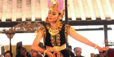 Yogyakarta: Sultan's Palace and Water Castle Walking Tour - Morning Logistics: Meeting Your Guide and Timing the 6 Hours