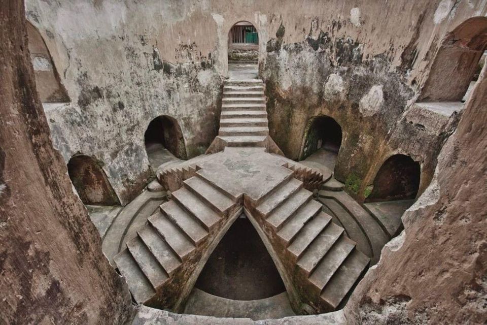 Yogyakarta: Sultan's Palace and Water Castle Walking Tour - Price and Value: Is $37 a Good Deal?