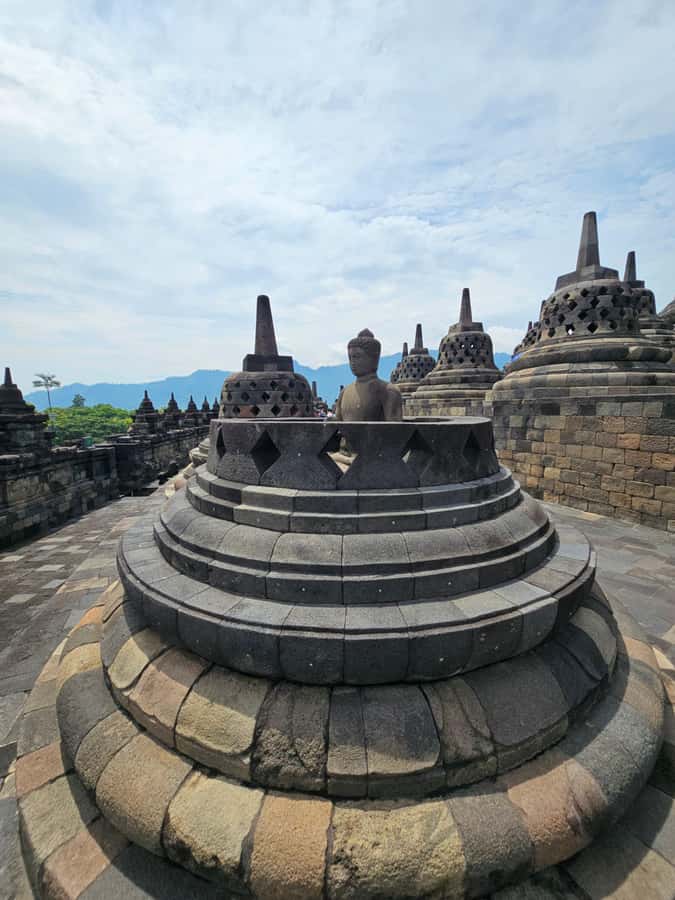 Yogyakarta; Sunrise from Borobudur Temple & Prambanan Guided - Lunch break and downtime at Borobudur Silver Resto