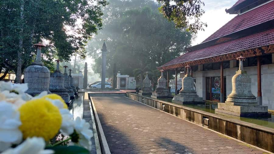 Yogyakarta: Sunrise Inside Borobudur with breakfast - Weather, Clouds, and Your Best Plan B