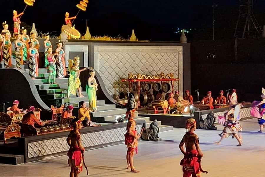 Yogyakarta: Sunset Prambanan Temple & Ramayana Ballet - The Prambanan temple stop: your guided walk and photo time