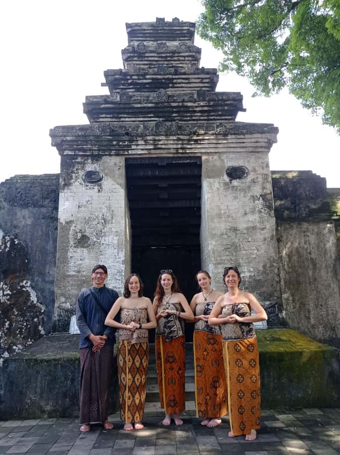 Yogyakarta: The Oldest Neighborhood Walking Experience - Snack Stops and Local Drinks: The Taste-First Part of Kotagede