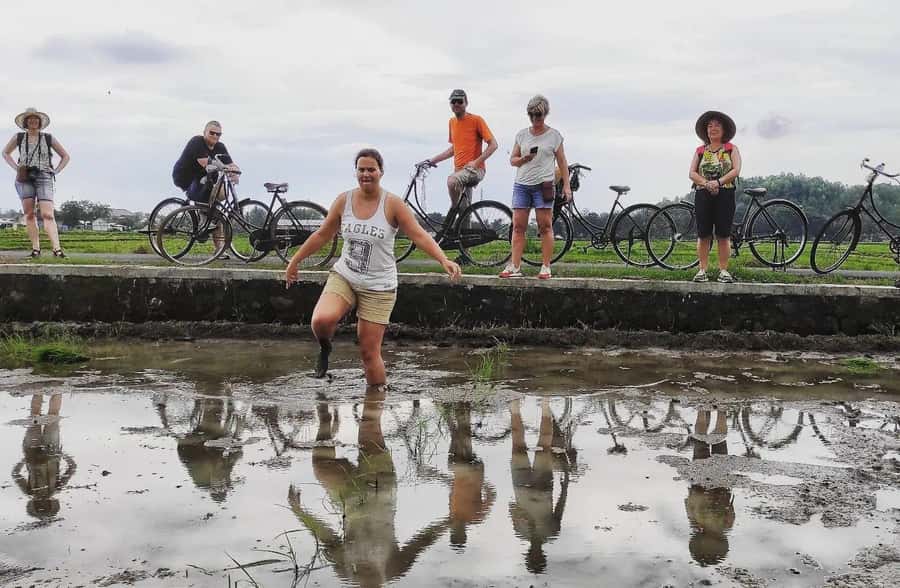 Yogyakarta: Traditional Village Bicycle Tour with Transfer - The 2-hour village bicycle ride: rice fields, plantations, and everyday routes