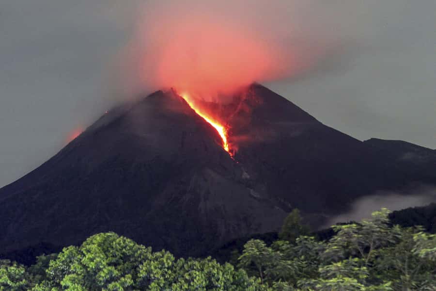 Yogyakarta: Turgo Hill-Unrivaled Lava Views of Mount Merapi - Should you book Turgo Hill for Mount Merapi lava viewing?