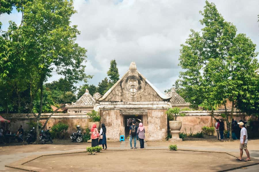 Yogyakarta : Walking Tour and Food Tasting inside Palace - Key things I’d watch for on this Yogyakarta Palace and Food Walk