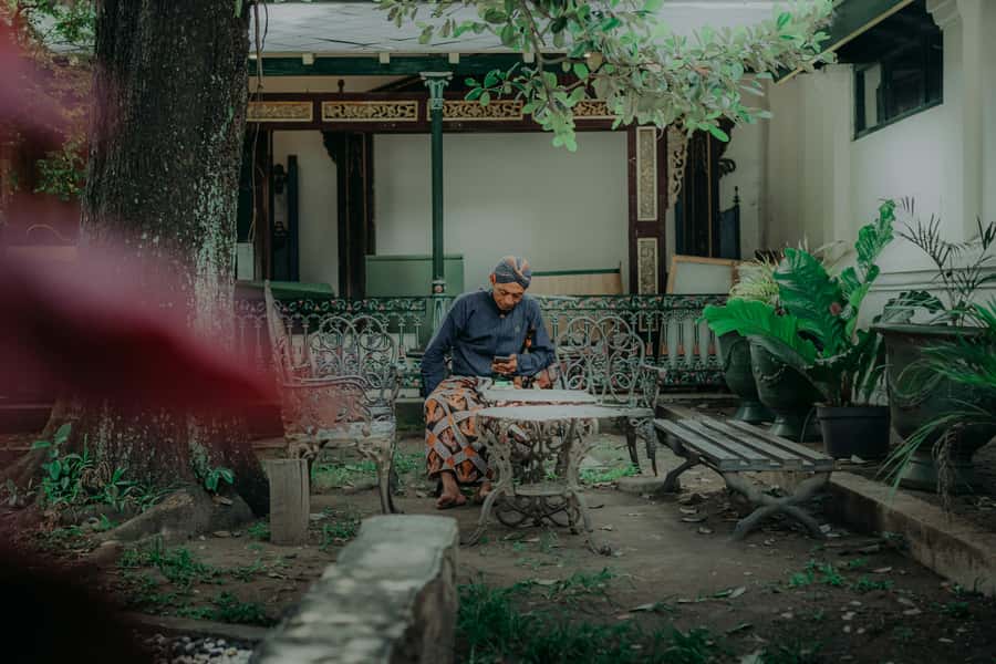 Yogyakarta : Walking Tour and Food Tasting inside Palace - Sonobudoyo Museum Unit II: history you can handle in one go