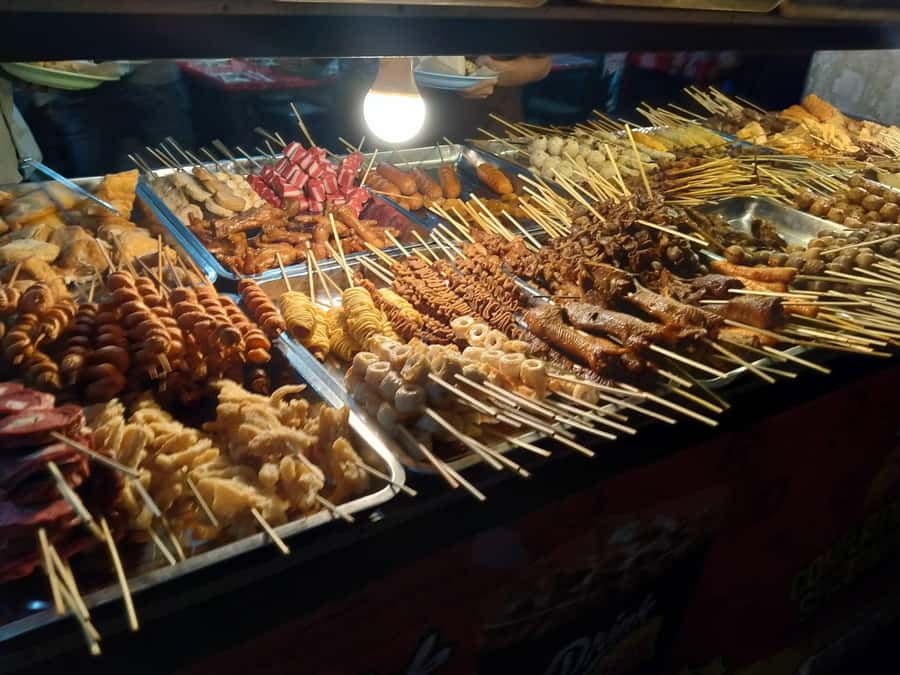 Yogyakarta walking tour: Gourmet Stroll & Nightly Highlights - Tuk tuk interlude: a quick ride to reset your feet