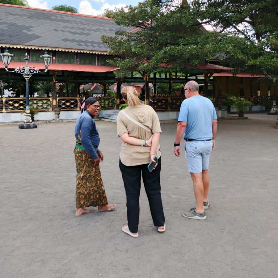 Yogyakarta: Yogyakarta Palace & Water Castle Guided Tour - A Short Walk Through Yogyakarta City: Small Street Life, Big Perspective